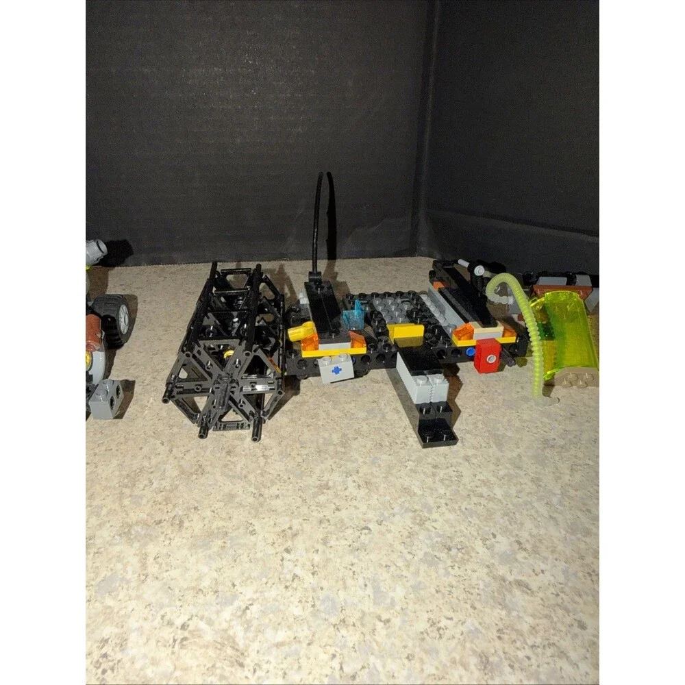 LEGO DC Batman vs Superman 76045 Kryptonite Interception Lot 76046 parts too